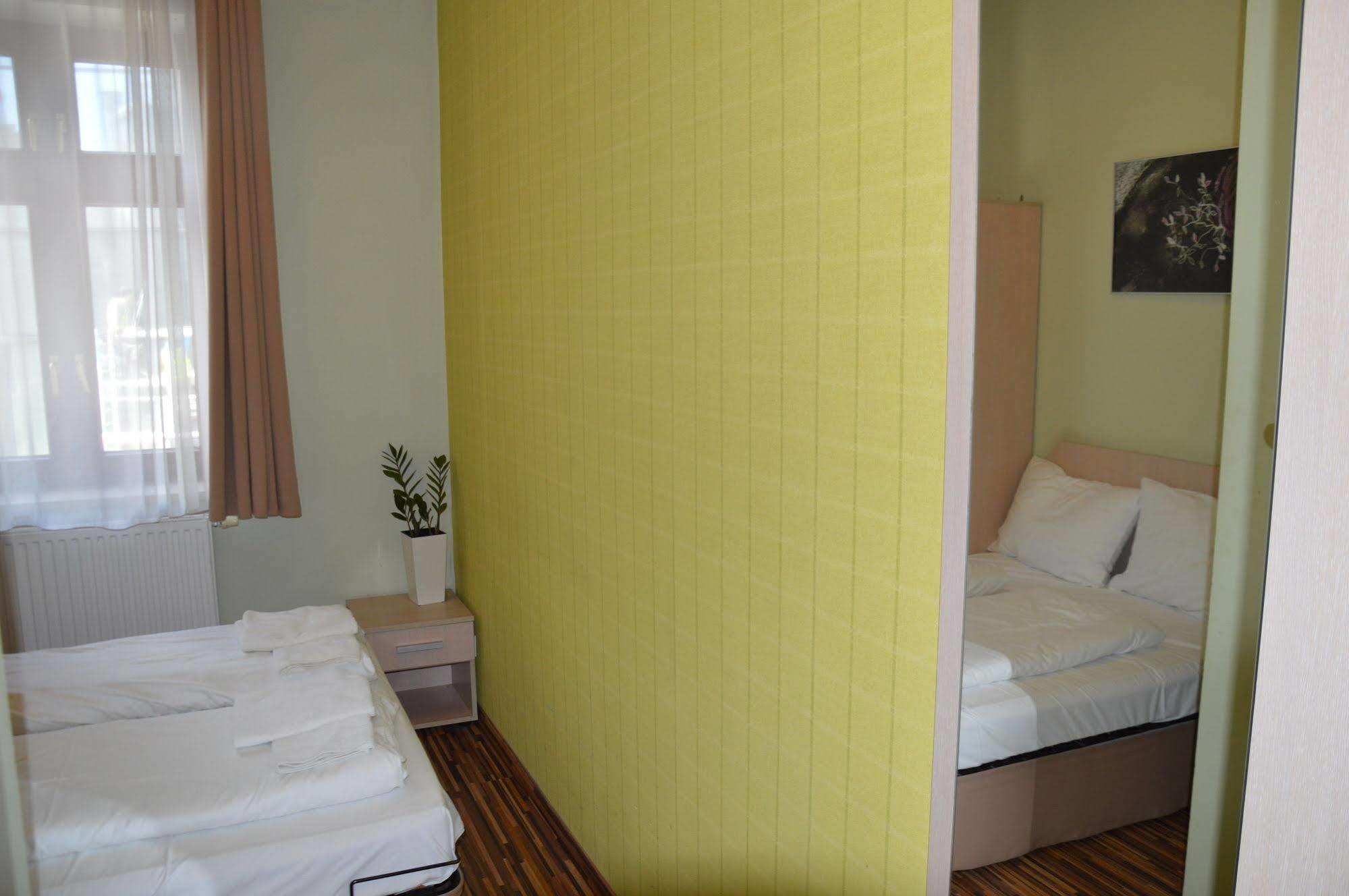 Great Polonia Dwarf Wroclaw Bed & Breakfast Exterior photo